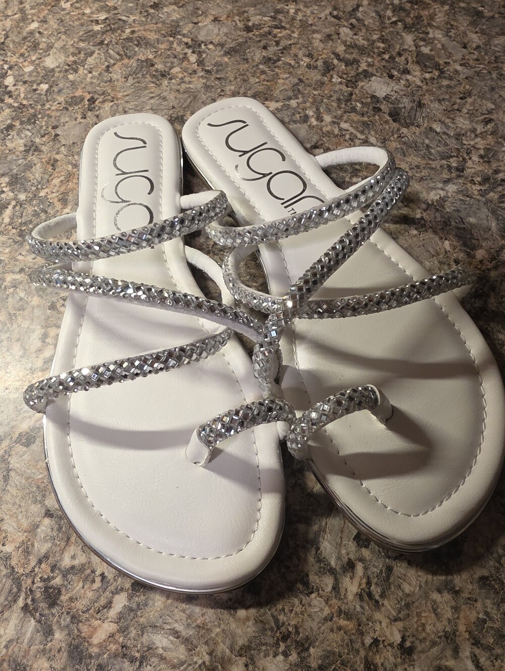 Sugar DAYDREAMER Womens Sandal in White w Micro Rhinestones sz 8-1/2 M (NIB)
